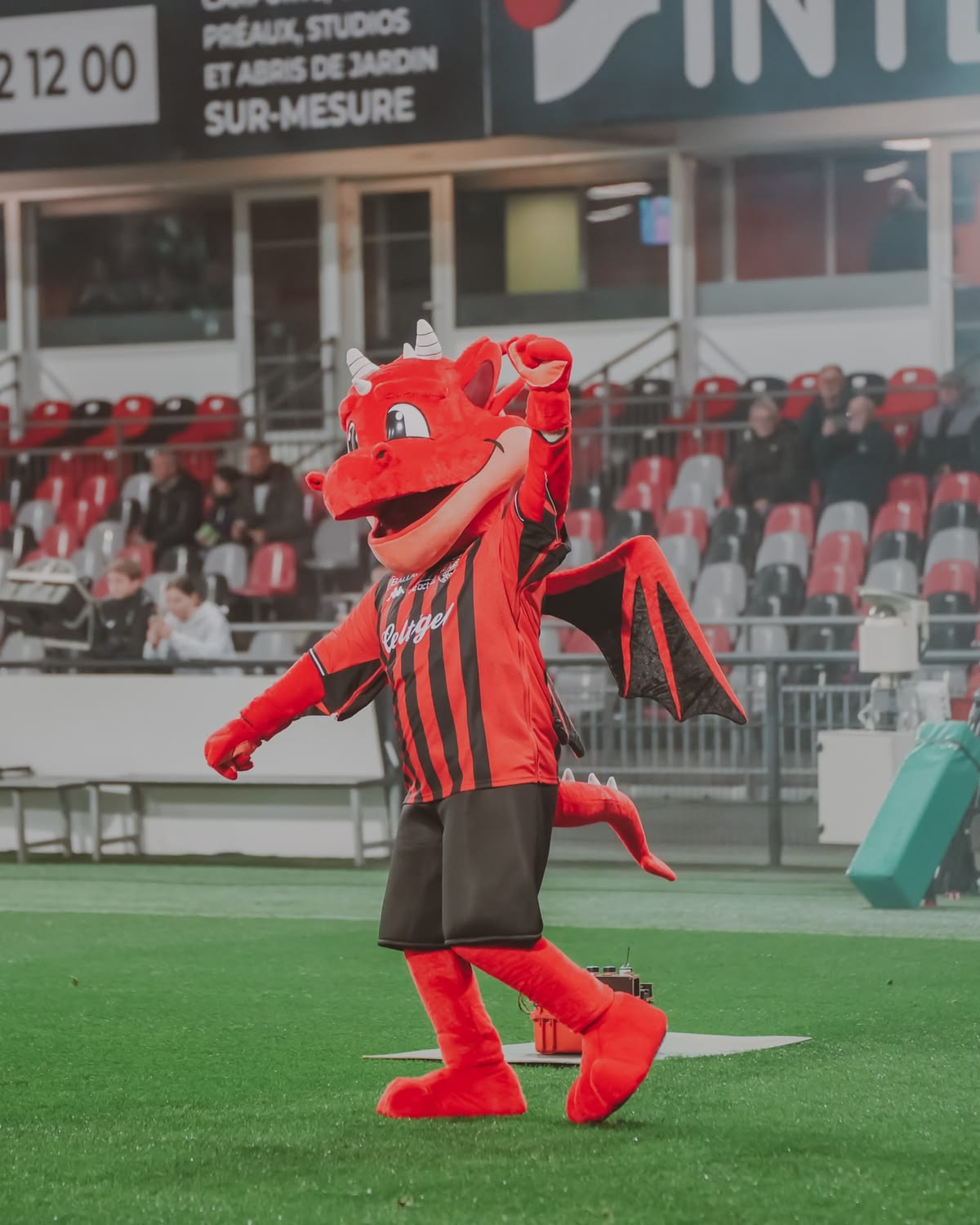 creation mascotte club foot